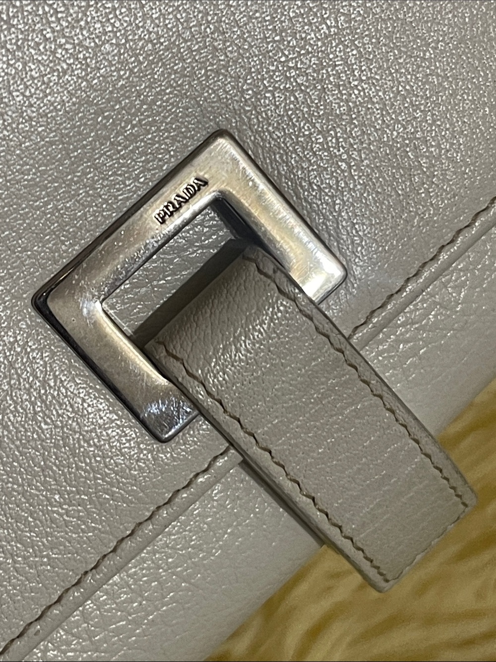 Authentic Vintage Prada Bianco Leather Flap Wallet with Silver Hardware - Picture 4 of 17